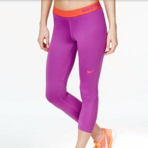 Nike Pro Classic Capri / Size XS  NWT